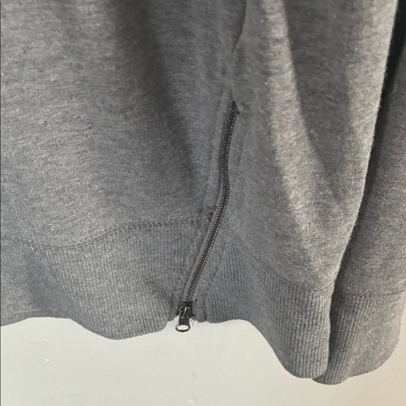 GAIAM Women's Heather Gray Crew Neck Sweater Sz Medium - Picture 5 of 7